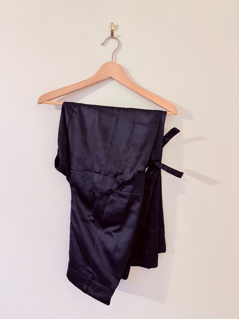 HOUSE OF HARLOW 1960 • Black Satin Cargo Wide Leg Pants